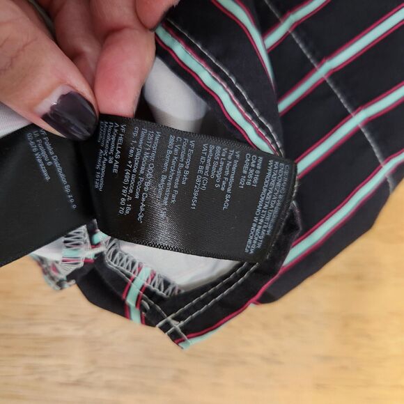 The‎ North Face Girls Flash-Dry Class V Swim Short size XLarge (18) Multicolor - Picture 7 of 8